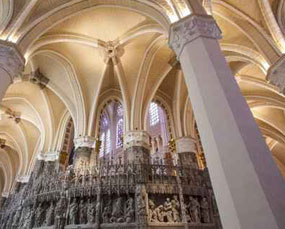 private-tours-cathedrale-notre-dame-de-chartres.jpg